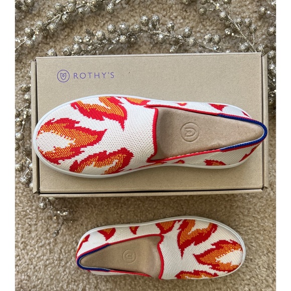 NWT Rothy’s Kid’s Flame Slip Ons - Picture 1 of 6